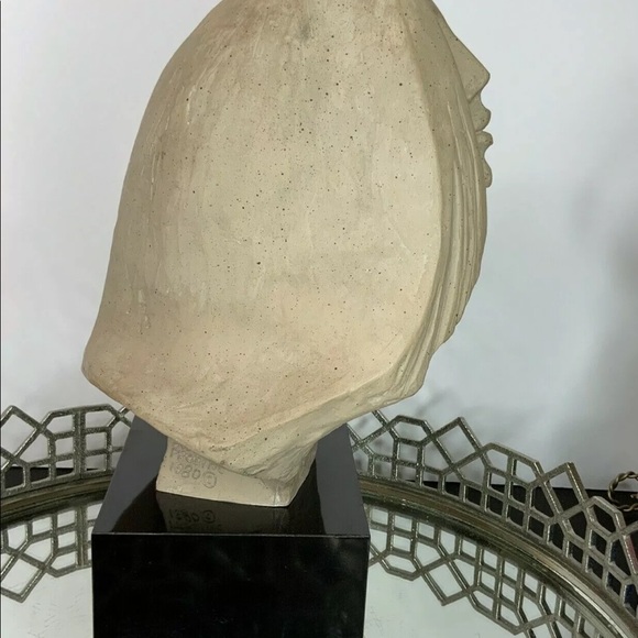 SOLD.         Austin Productions Stargazer Bust Sculpture #N3 - Picture 4 of 10
